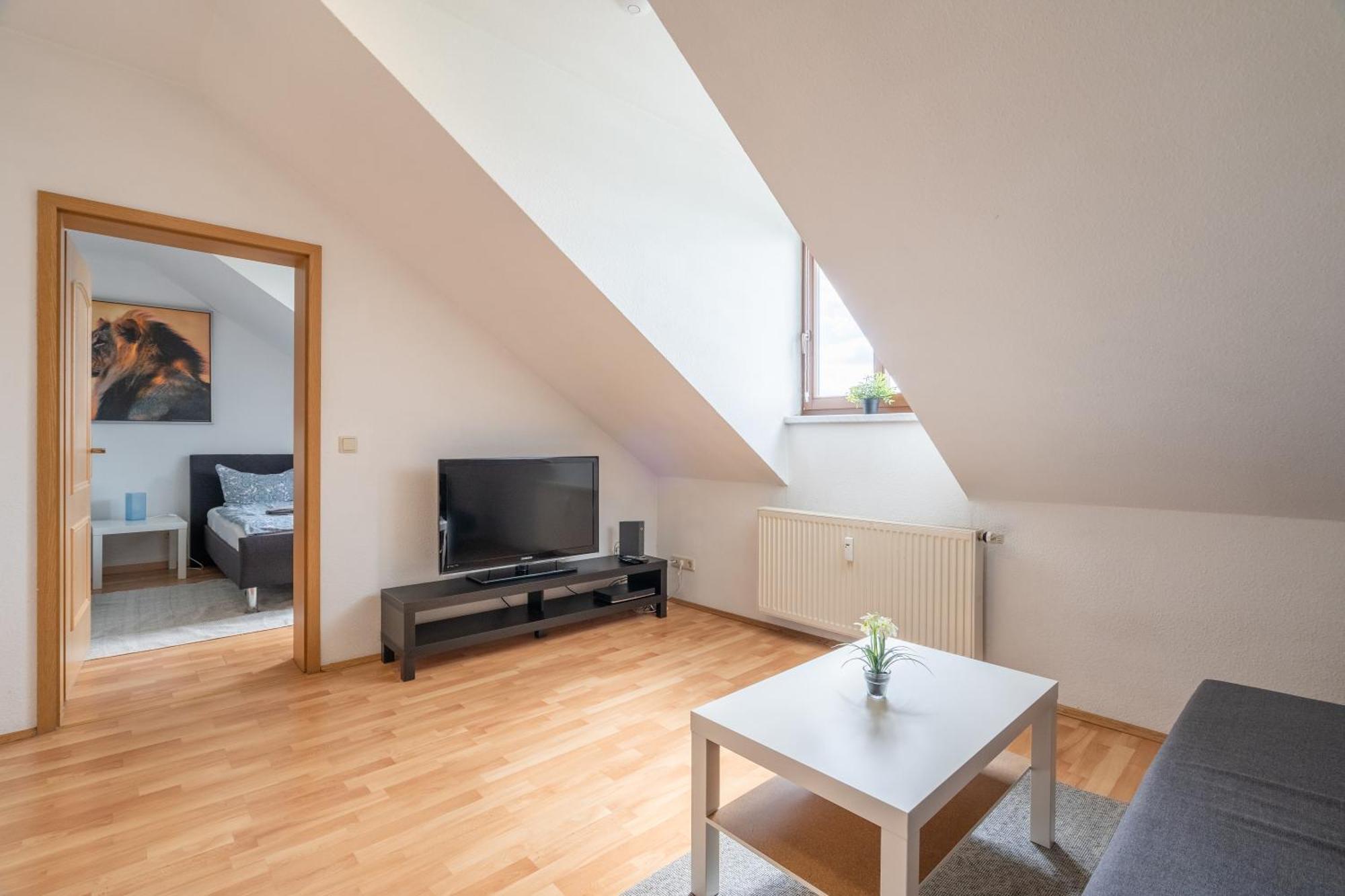 Gemuetliche Dachgeschosswohnung -Waldstrassenviertel Λειψία Εξωτερικό φωτογραφία